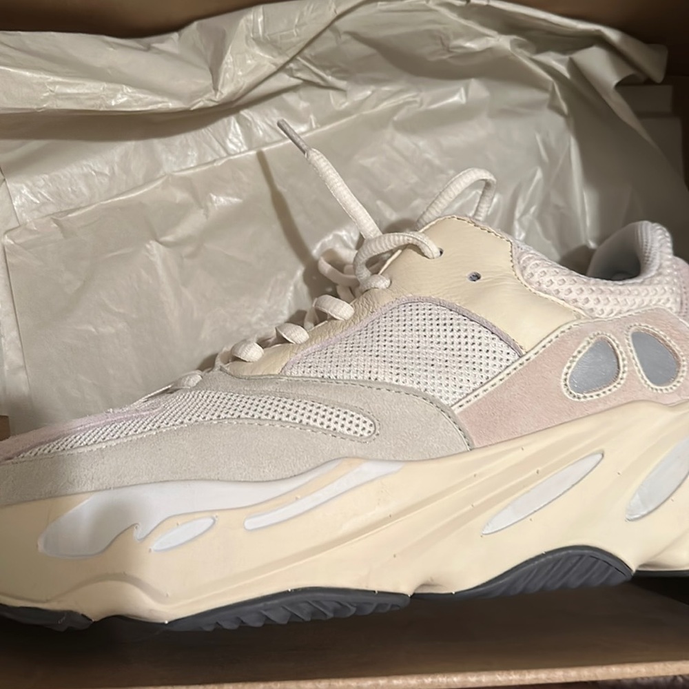Yeezy 700